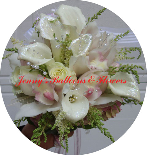 white wedding floral arrangements. Turn a wedding dream into a