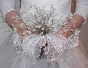 {Elegant crystal bouquet for your wedding}